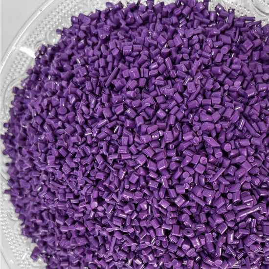 Produits en plastique Matériau en résine Matériau en PVC Le professionnel du plastique Mélange-maître de couleur fonctionnelle avec PP/PE/ABS